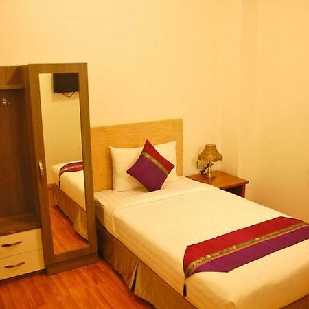 Hotel K Yangon Bagian luar foto