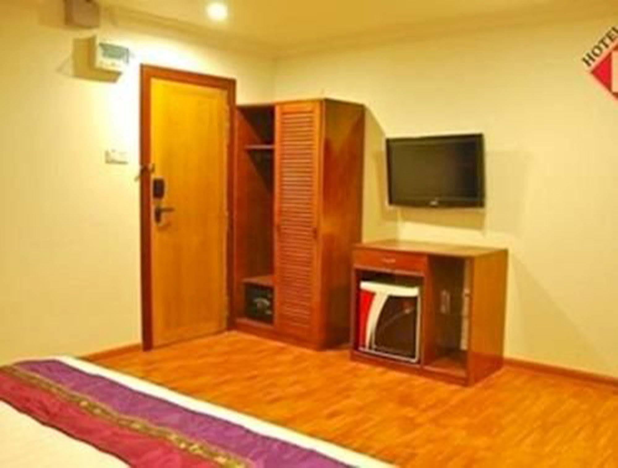 Hotel K Yangon Bagian luar foto