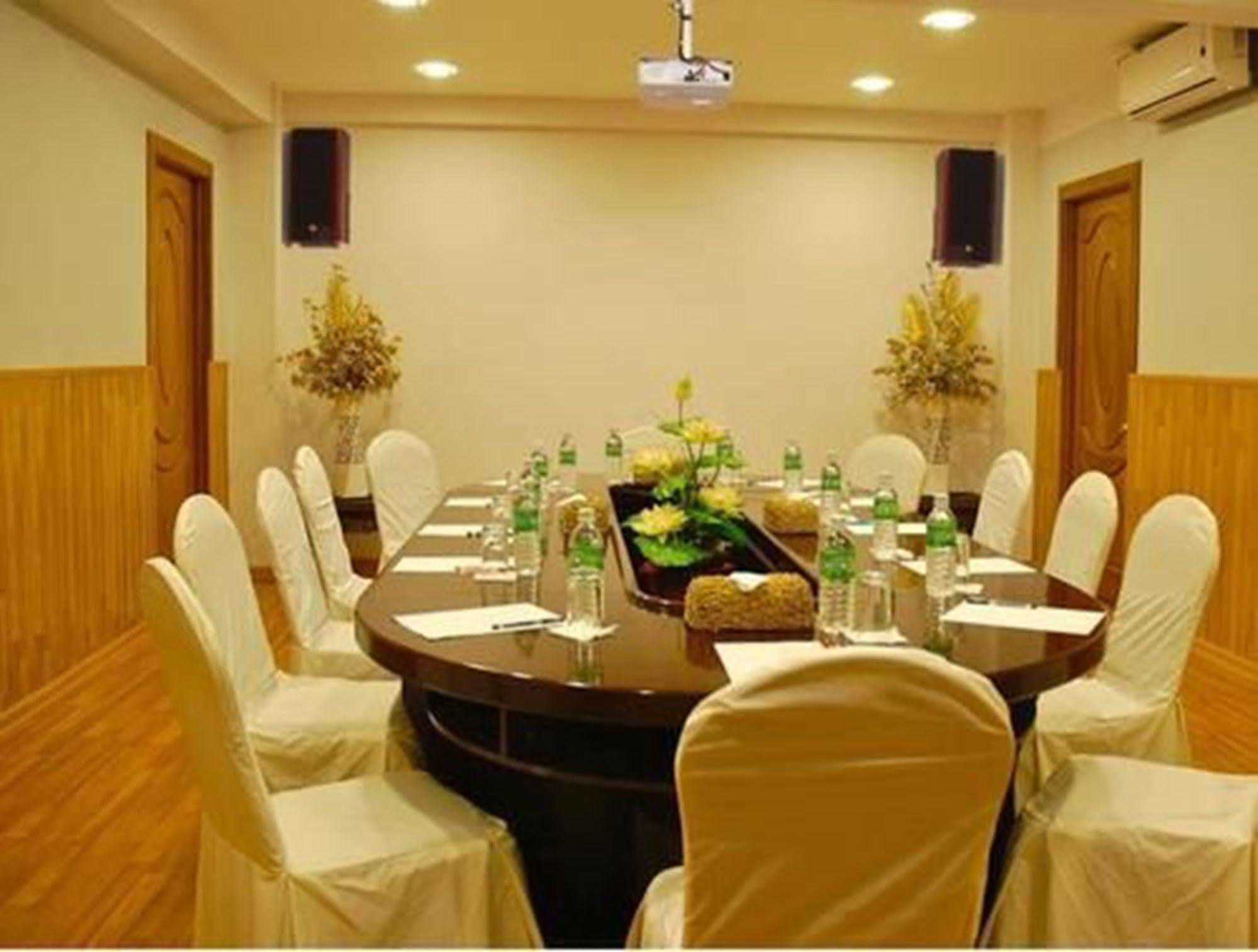 Hotel K Yangon Bagian luar foto