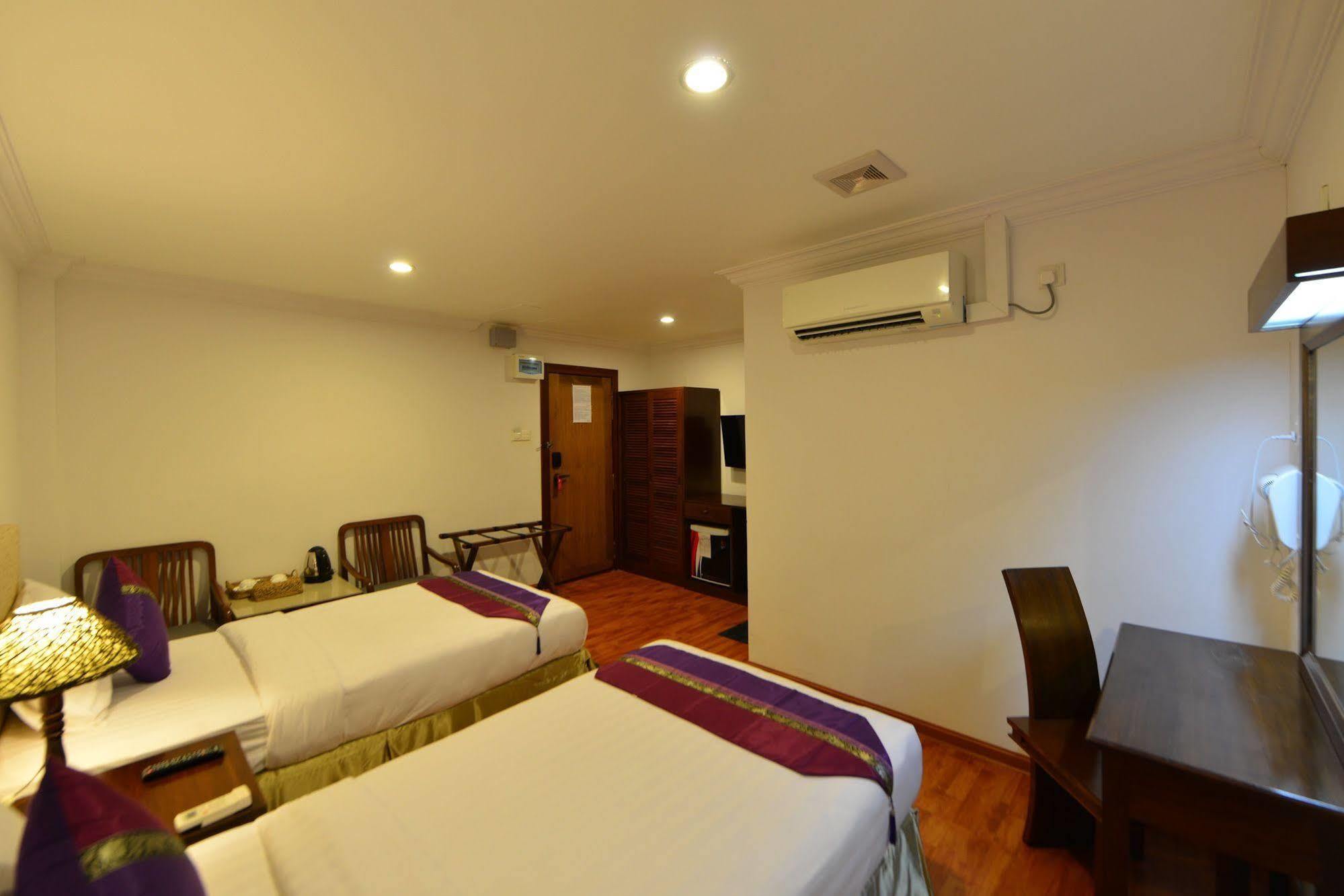 Hotel K Yangon Bagian luar foto