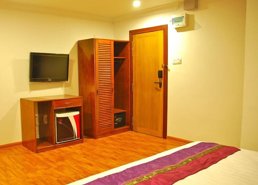 Hotel K Yangon Bagian luar foto