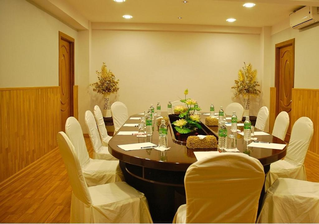 Hotel K Yangon Bagian luar foto
